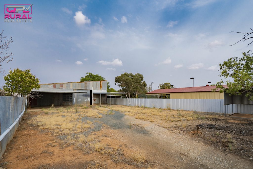 75 Hoskins Street, Temora NSW 2666 - photo 14