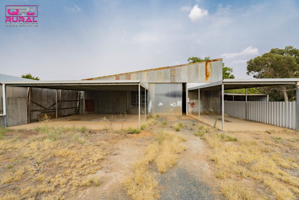 75 Hoskins Street, Temora NSW 2666 - photo 15