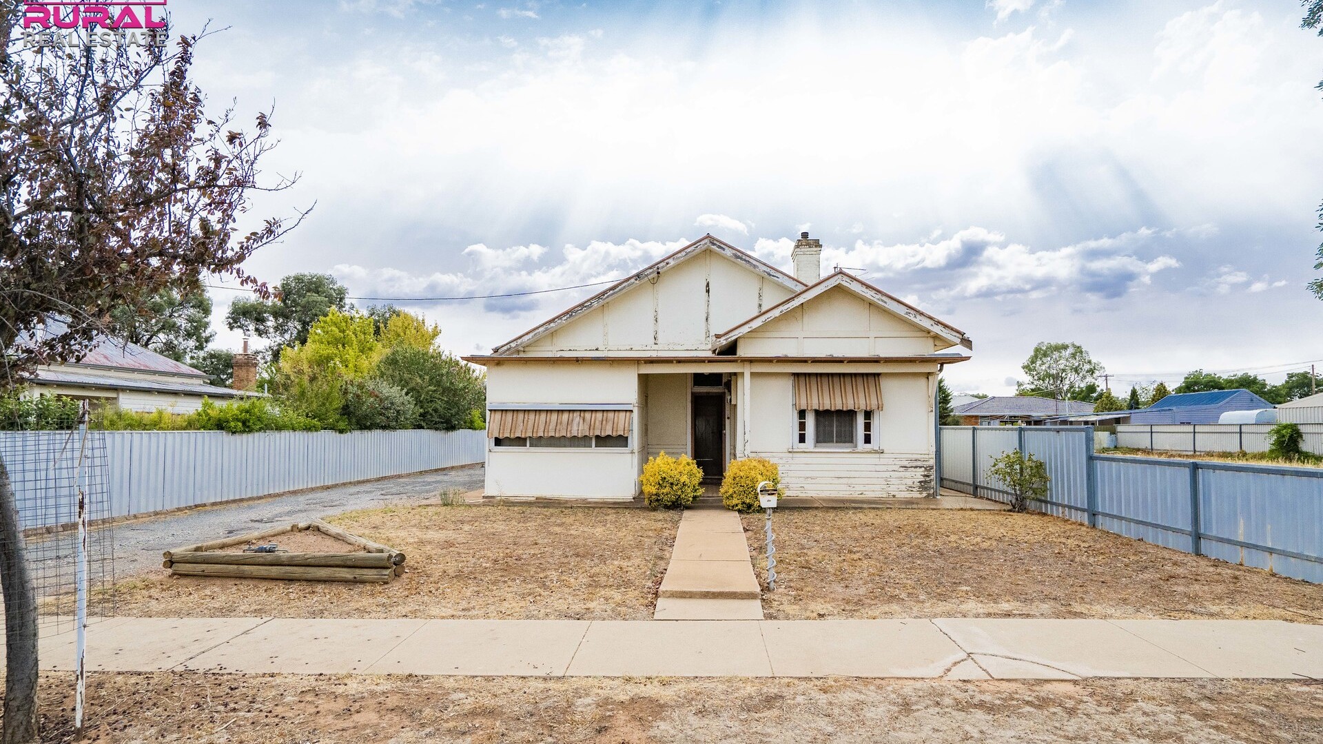 75 Hoskins Street, Temora NSW 2666 - photo 16