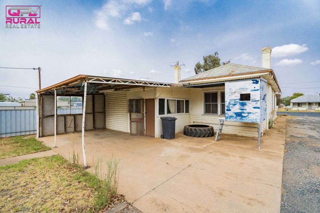 75 Hoskins Street, Temora NSW 2666 - photo 18