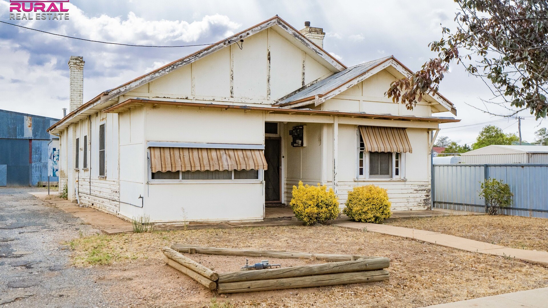 75 Hoskins Street, Temora NSW 2666 - photo 4