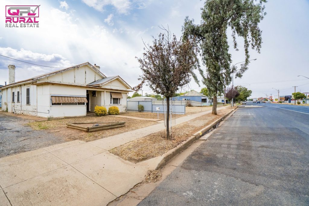 75 Hoskins Street, Temora NSW 2666 - photo 5