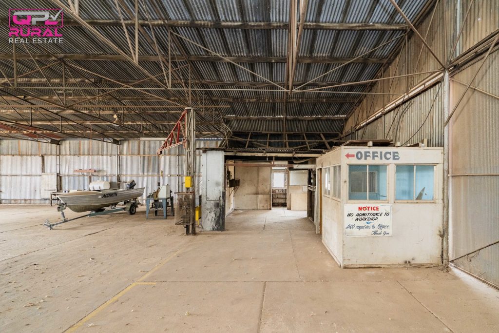 75 Hoskins Street, Temora NSW 2666 - photo 7