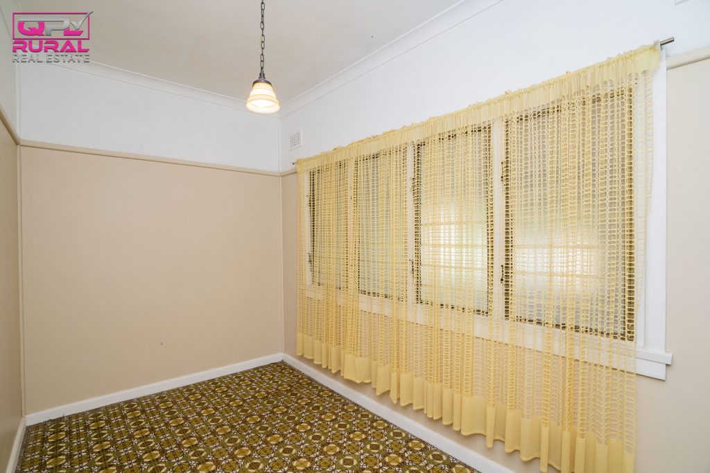 5 Pardey Street, Temora NSW 2666 - photo 12