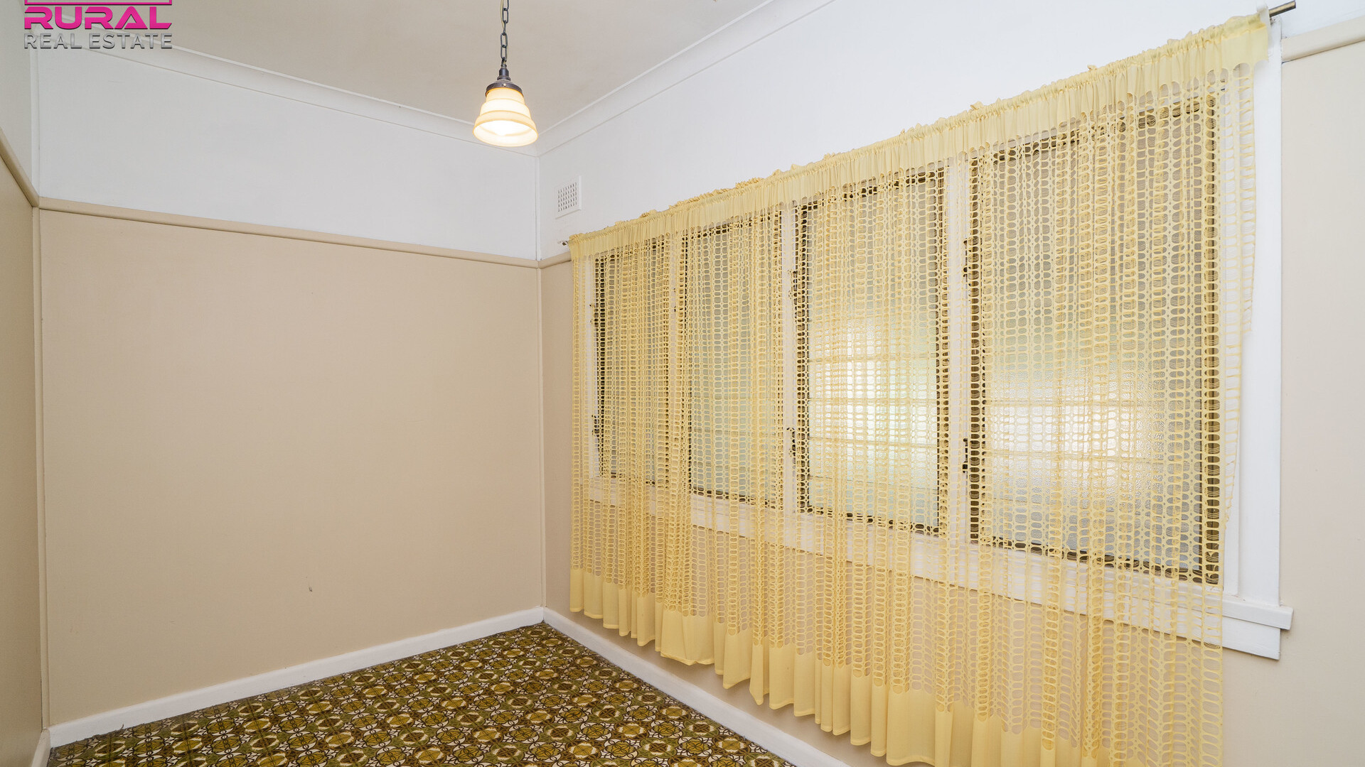 5 Pardey Street, Temora NSW 2666 - photo 12