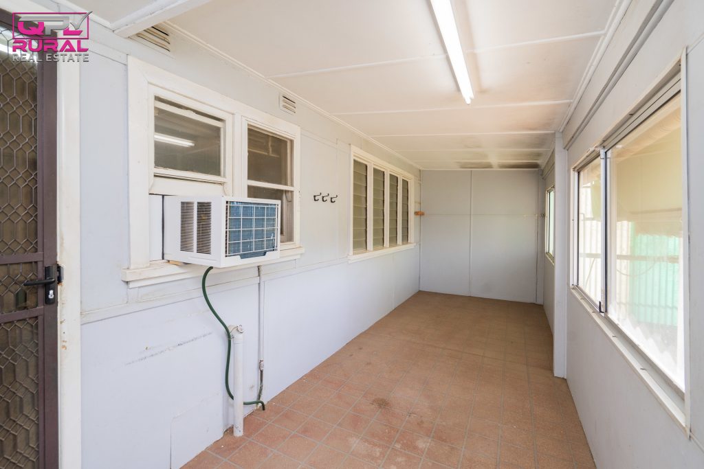 5 Pardey Street, Temora NSW 2666 - photo 13
