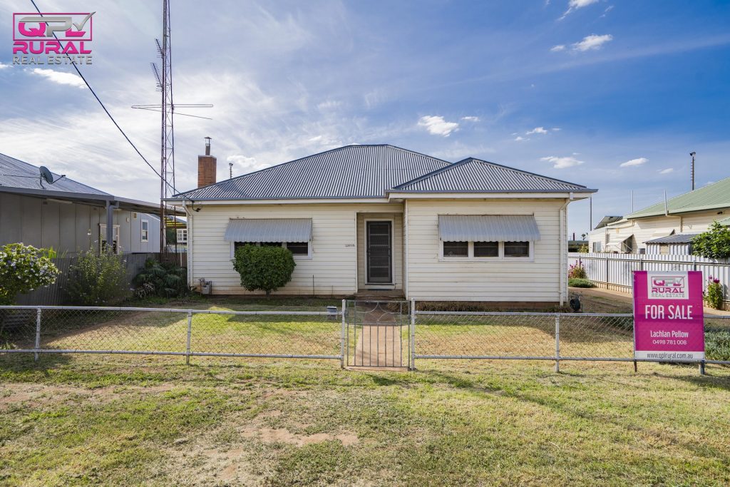 5 Pardey Street, Temora NSW 2666 - photo 18