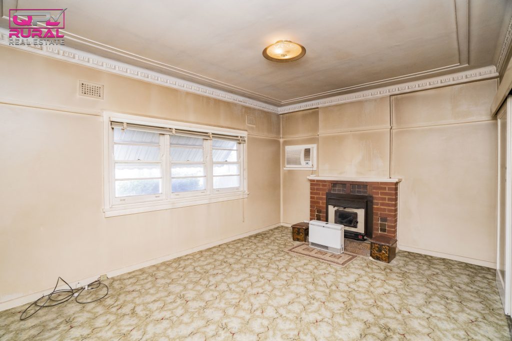 5 Pardey Street, Temora NSW 2666 - photo 5