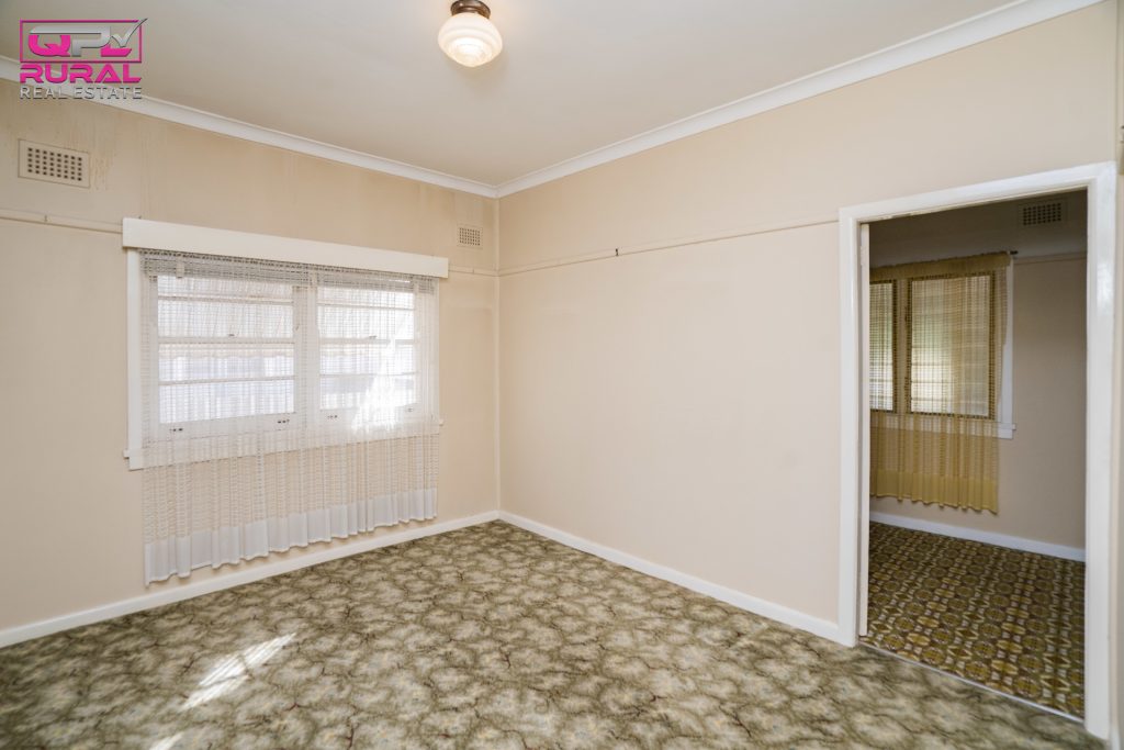 5 Pardey Street, Temora NSW 2666 - photo 6