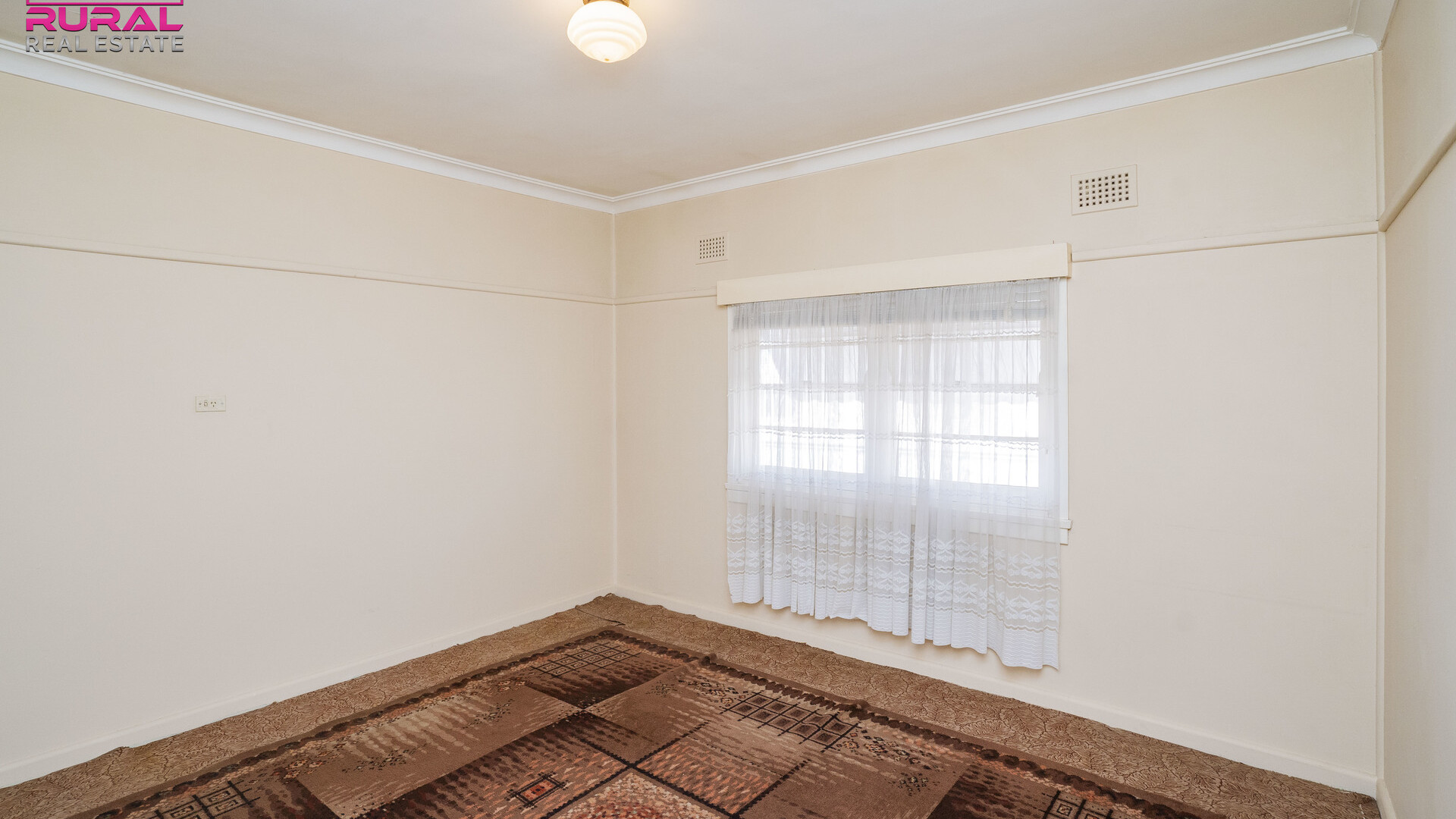 5 Pardey Street, Temora NSW 2666 - photo 8
