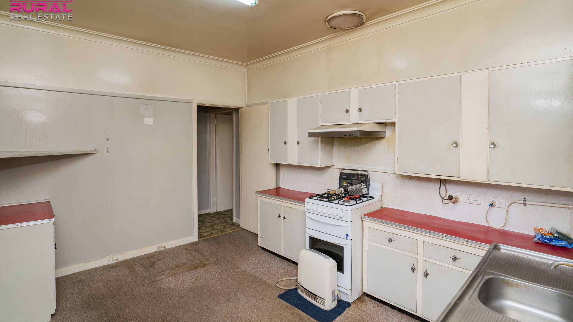 5 Pardey Street, Temora NSW 2666 - photo 10