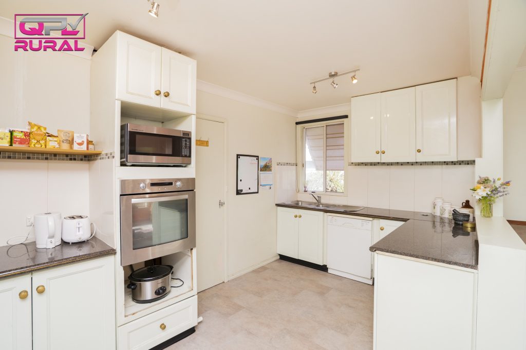 3 Rupert Street, Narrandera NSW 2700 - photo 3