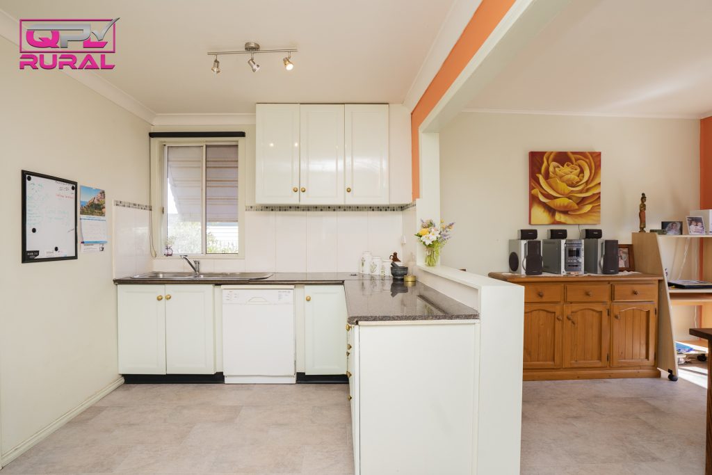 3 Rupert Street, Narrandera NSW 2700 - photo 4