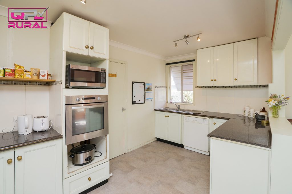3 Rupert Street, Narrandera NSW 2700 - photo 9