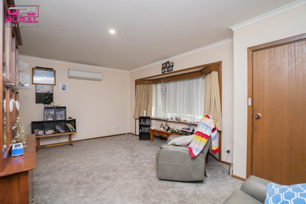 8 Crown Street, Narrandera NSW 2700 - photo 18