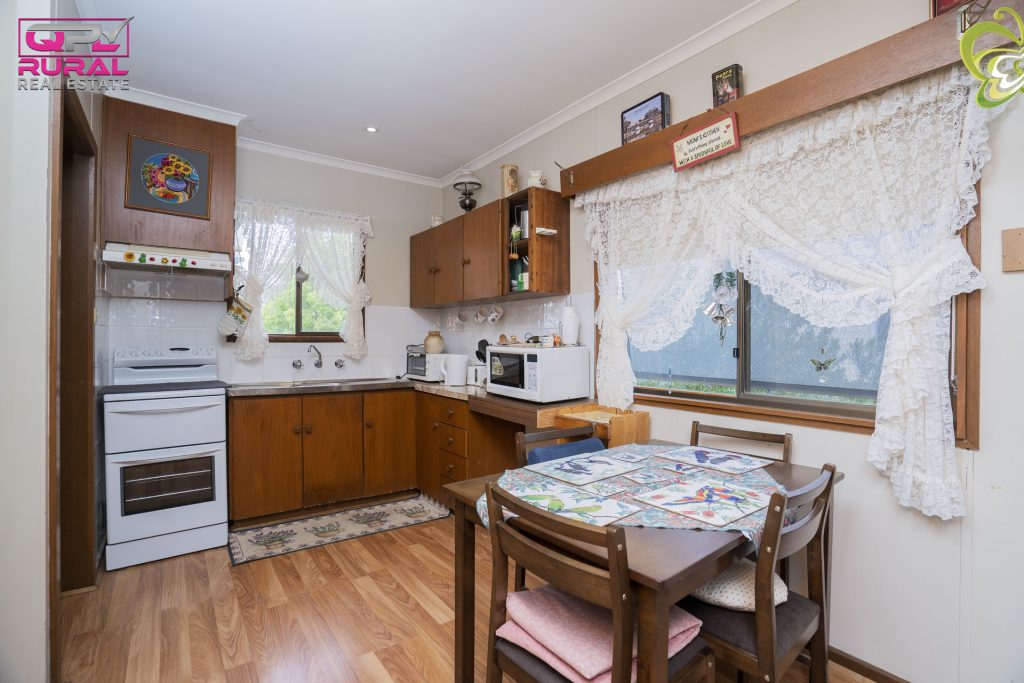 8 Crown Street, Narrandera NSW 2700 - photo 3