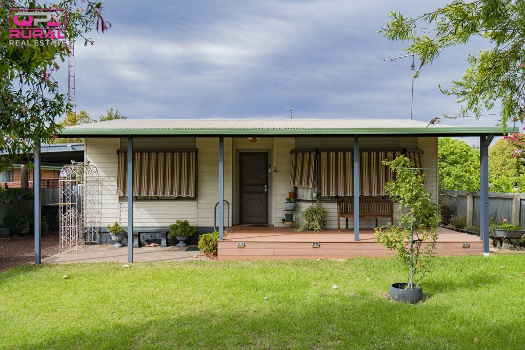 8 Crown Street, Narrandera NSW 2700 - photo 23