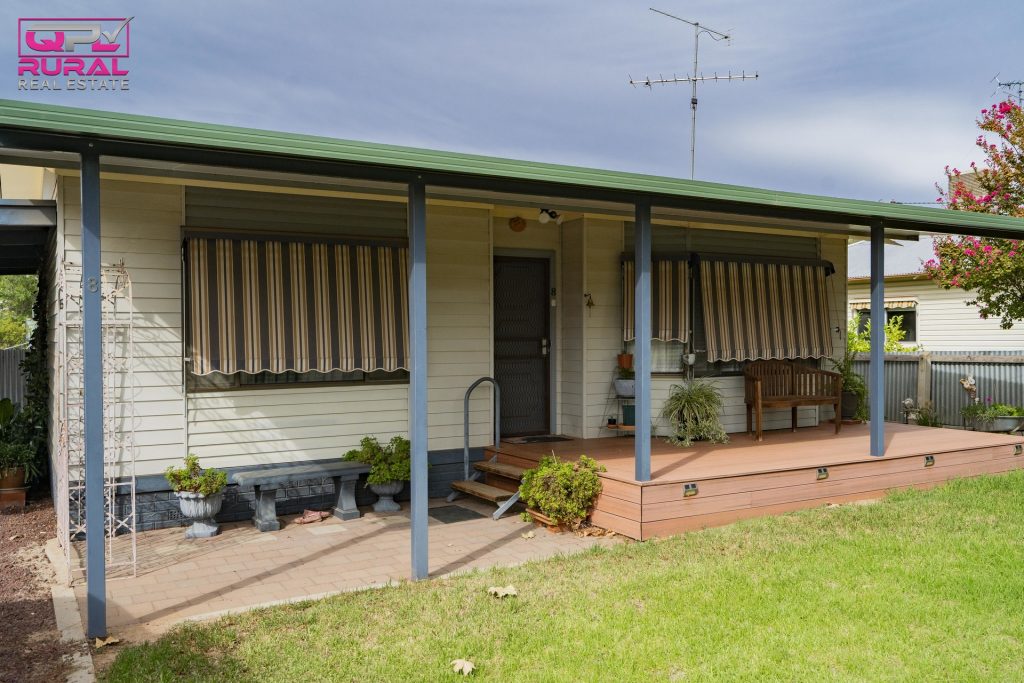 8 Crown Street, Narrandera NSW 2700 - photo 25