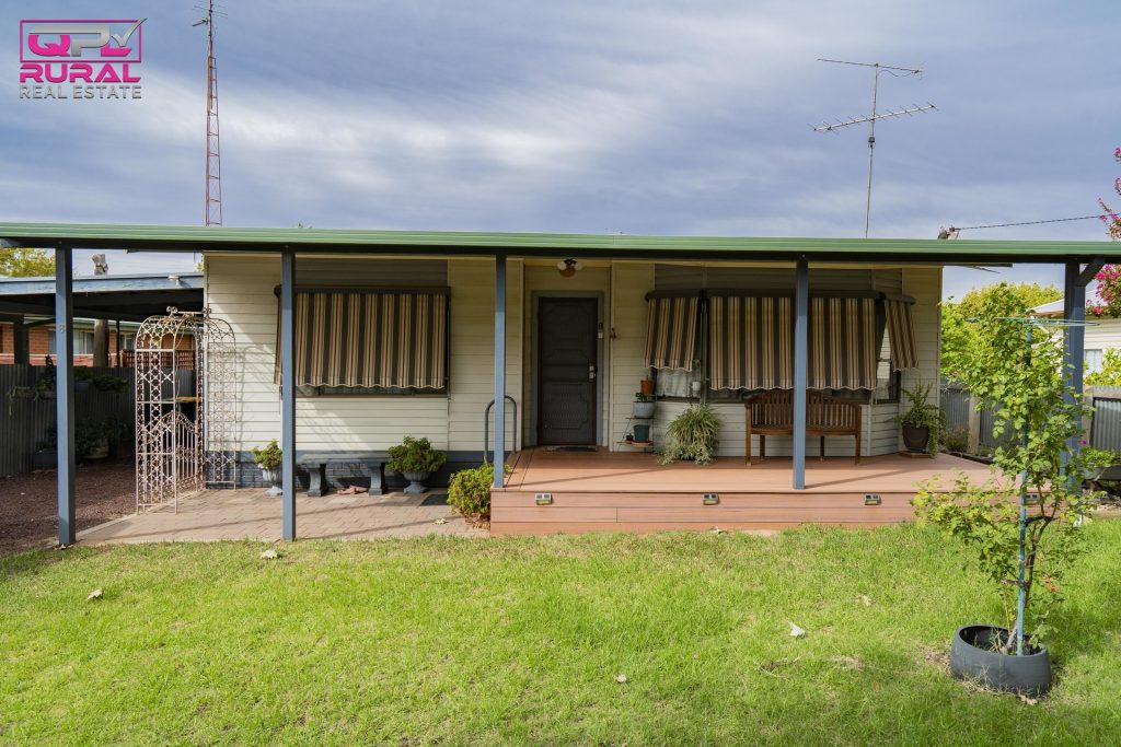 8 Crown Street, Narrandera NSW 2700 - photo 26