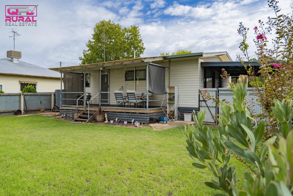 8 Crown Street, Narrandera NSW 2700 - photo 29
