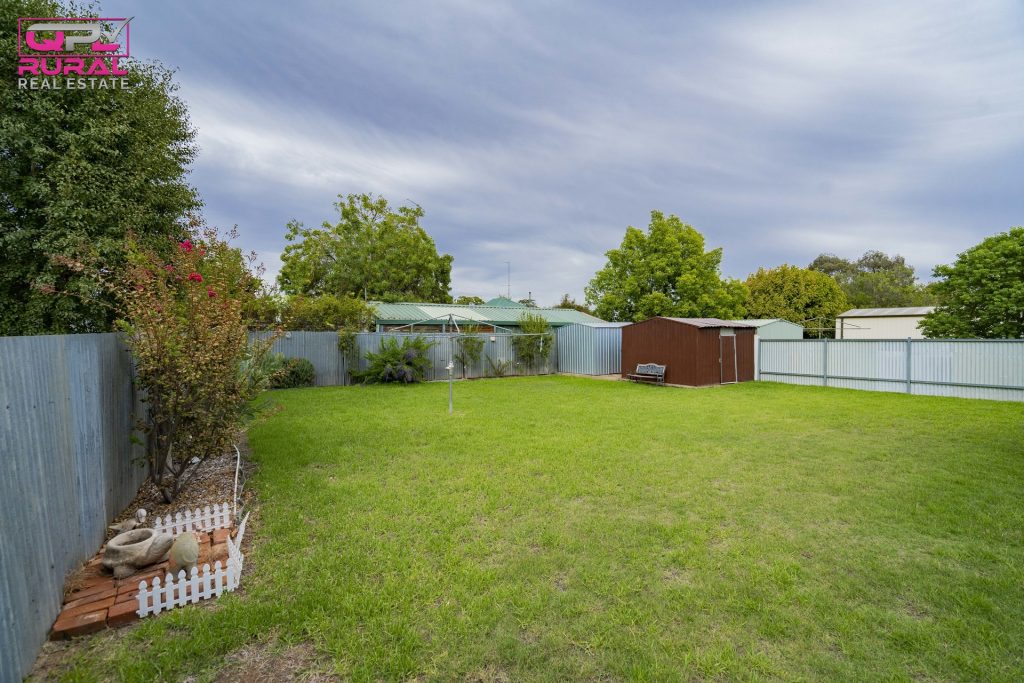 8 Crown Street, Narrandera NSW 2700 - photo 33