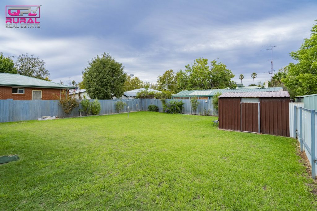 8 Crown Street, Narrandera NSW 2700 - photo 34