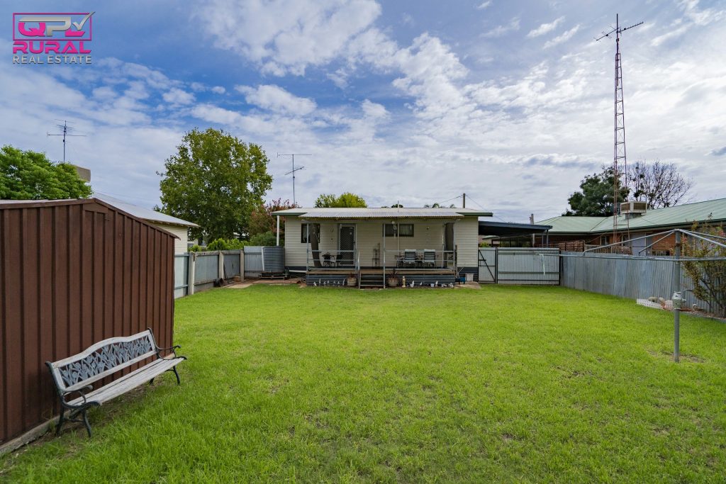 8 Crown Street, Narrandera NSW 2700 - photo 35