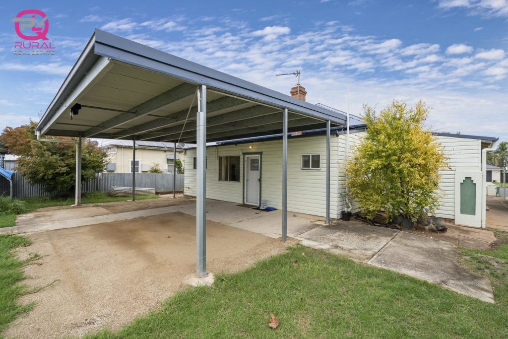 181 Deboos Street, Temora NSW 2666 - photo 16