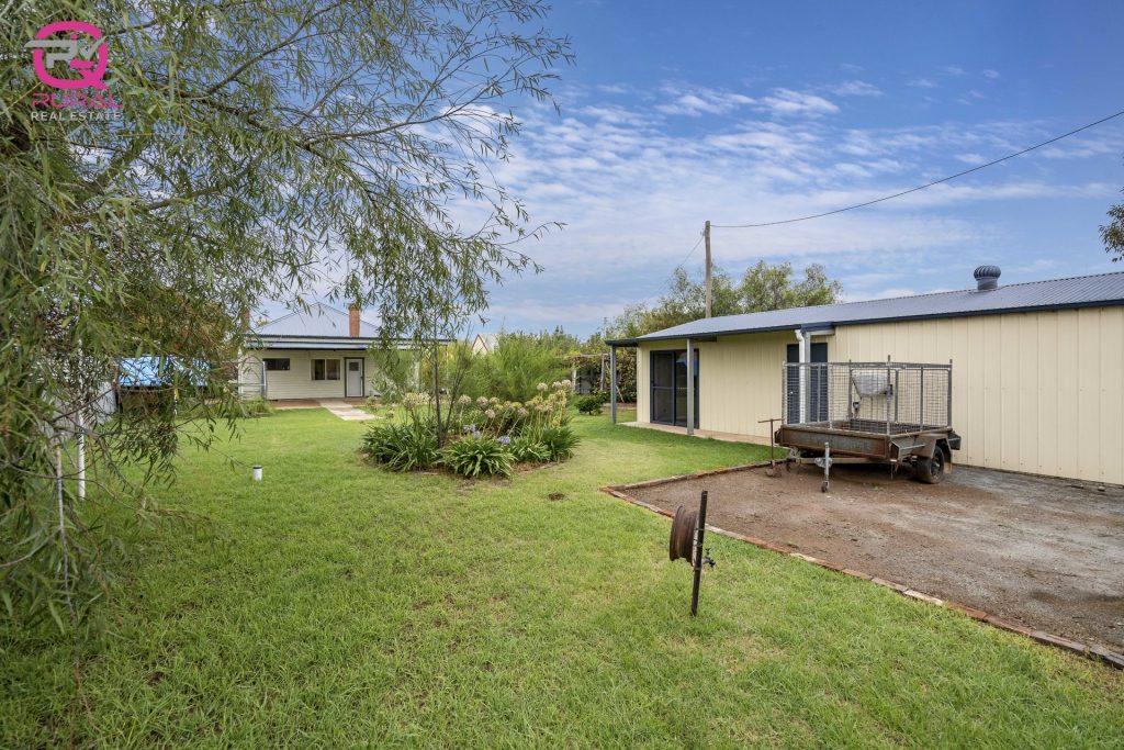 181 Deboos Street, Temora NSW 2666 - photo 20