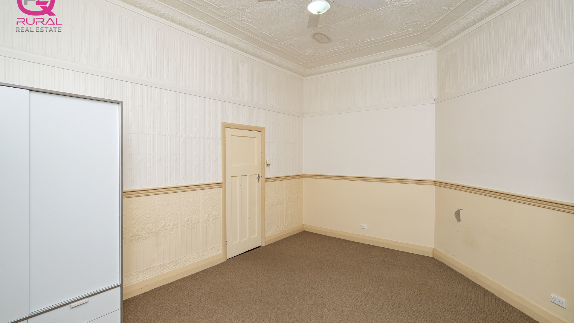 181 Deboos Street, Temora NSW 2666 - photo 7