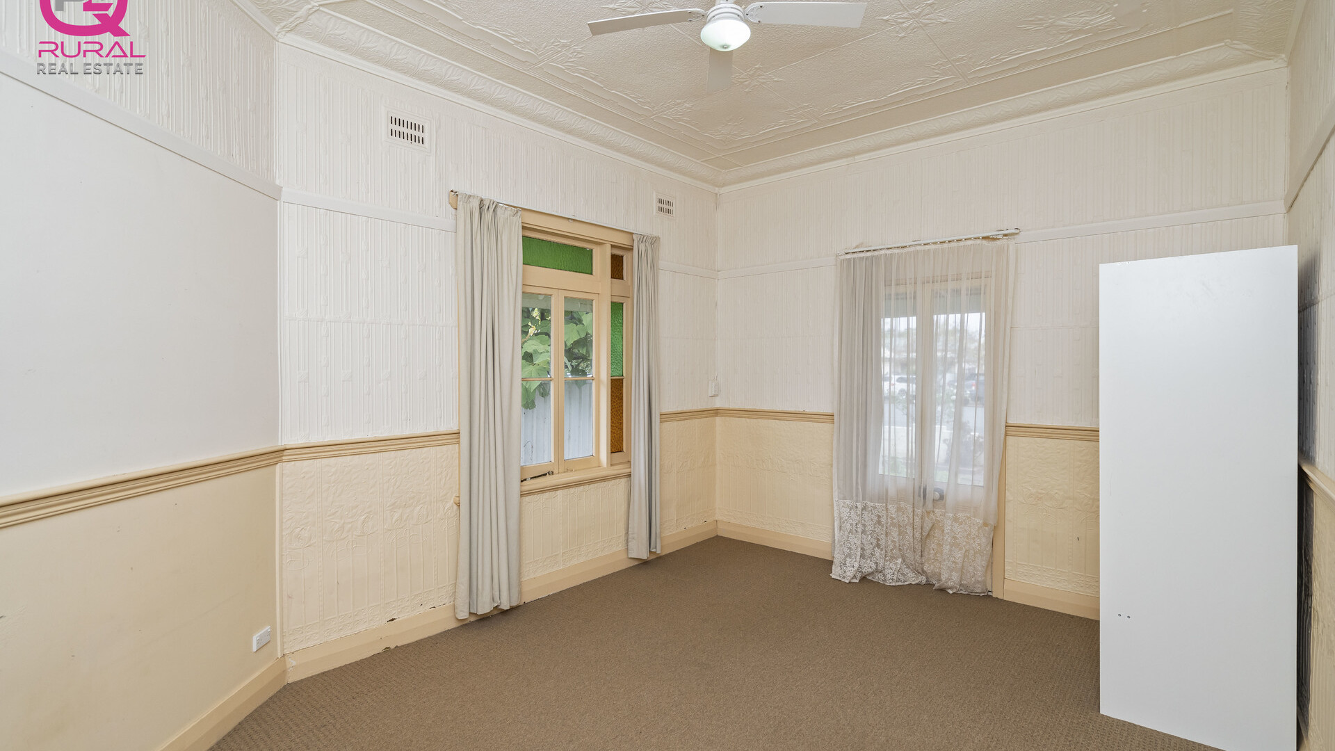 181 Deboos Street, Temora NSW 2666 - photo 9