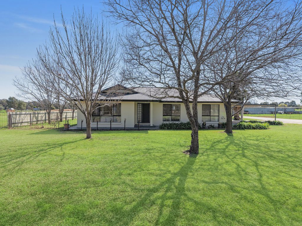 9 Brampton Street, Temora NSW 2666 - McGrath Riverina