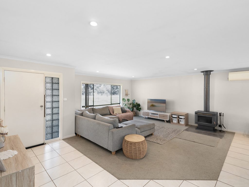 9 Brampton Street, Temora NSW 2666 - photo 4