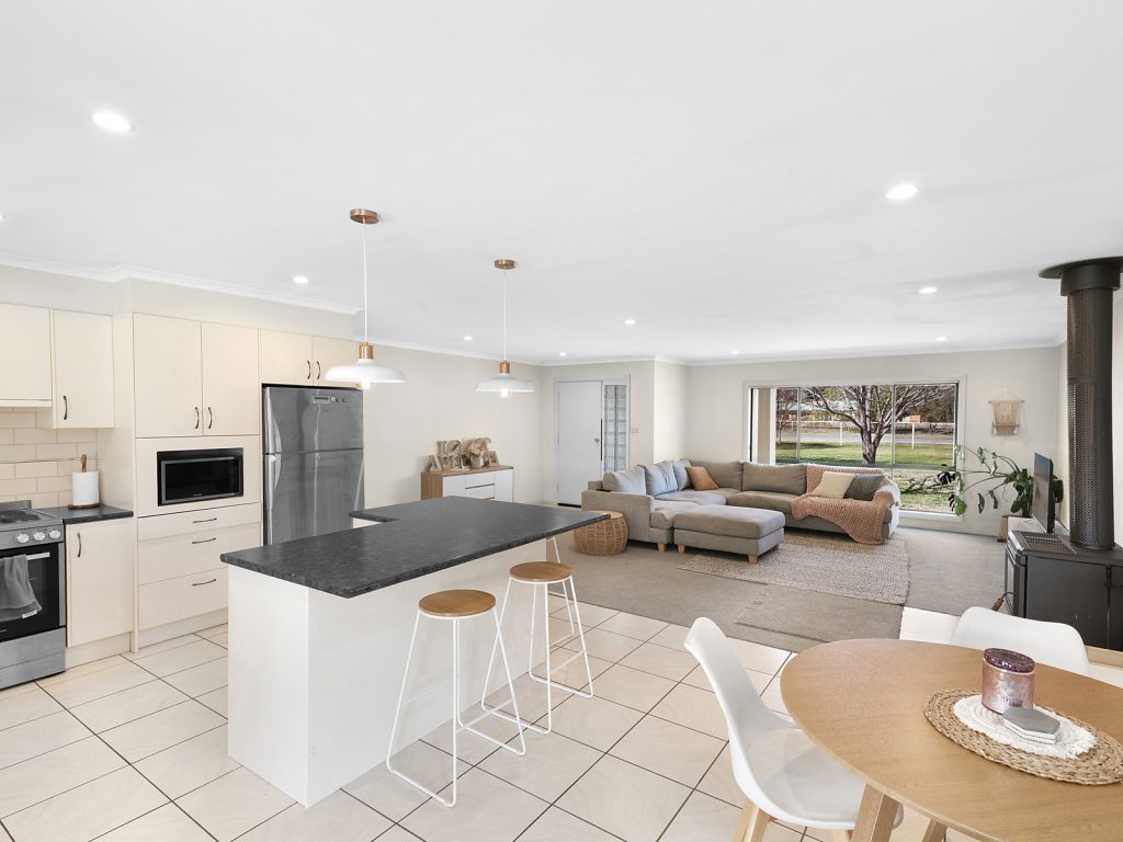 9 Brampton Street, Temora NSW 2666 - photo 6