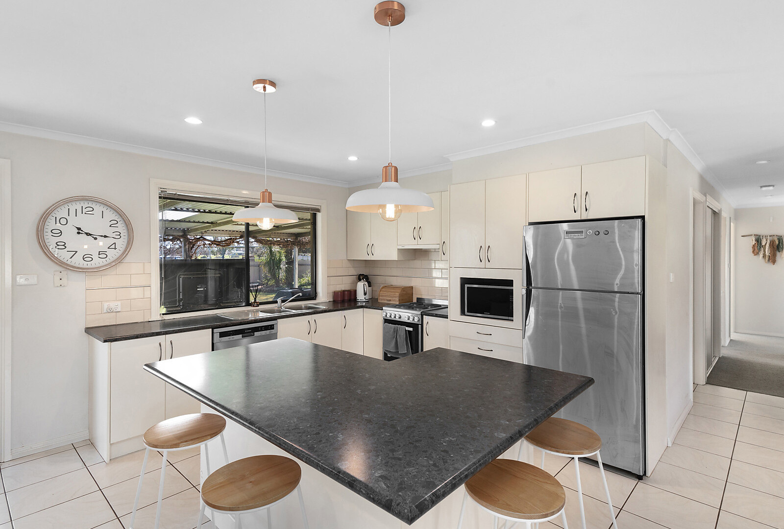 9 Brampton Street, Temora NSW 2666 - photo 7