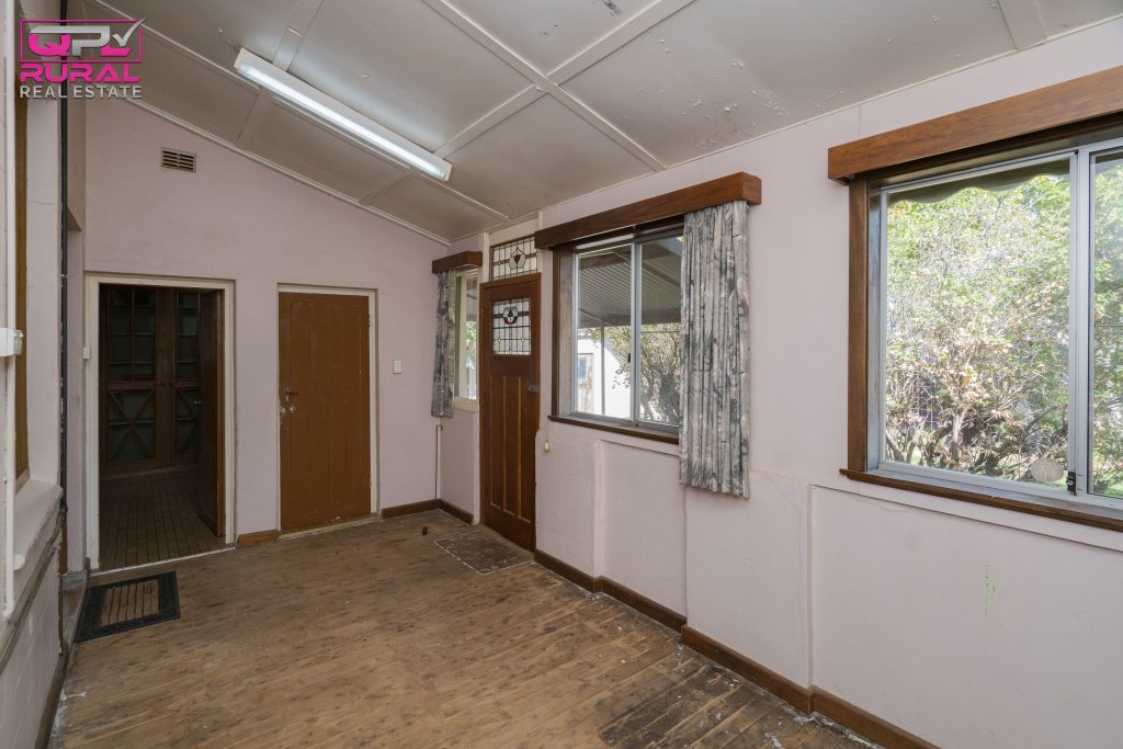 2 Jonsen Street, Narrandera NSW 2700 - photo 11
