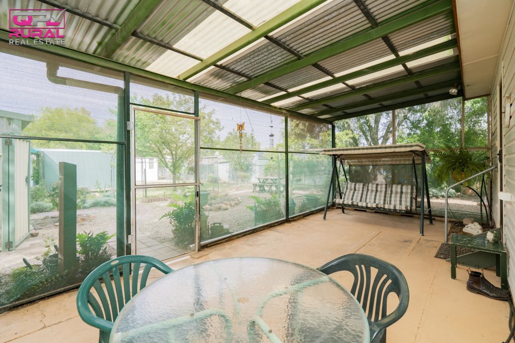 18 Grosvenor Street, Narrandera NSW 2700 - photo 11