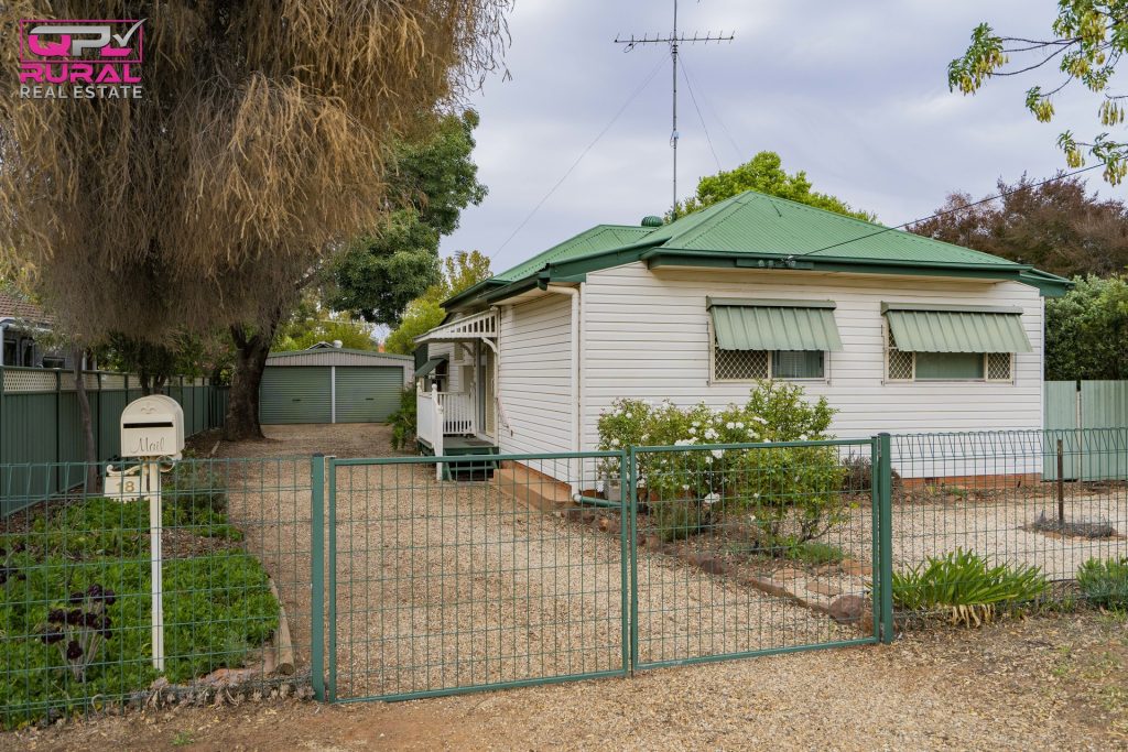 18 Grosvenor Street, Narrandera NSW 2700 - McGrath Riverina