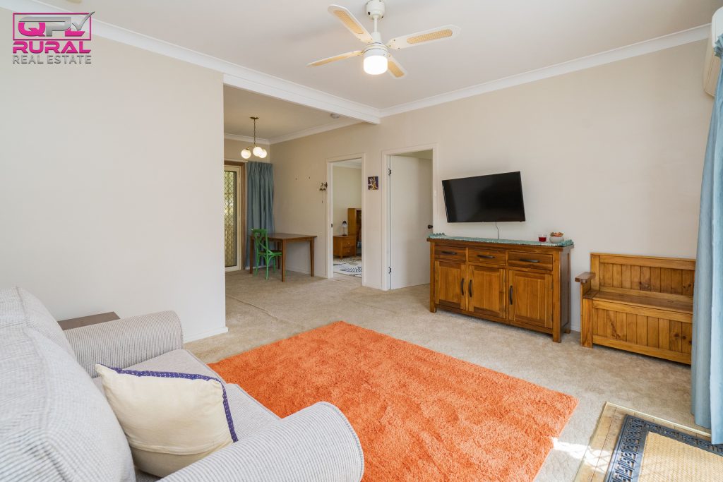 18 Grosvenor Street, Narrandera NSW 2700 - photo 4