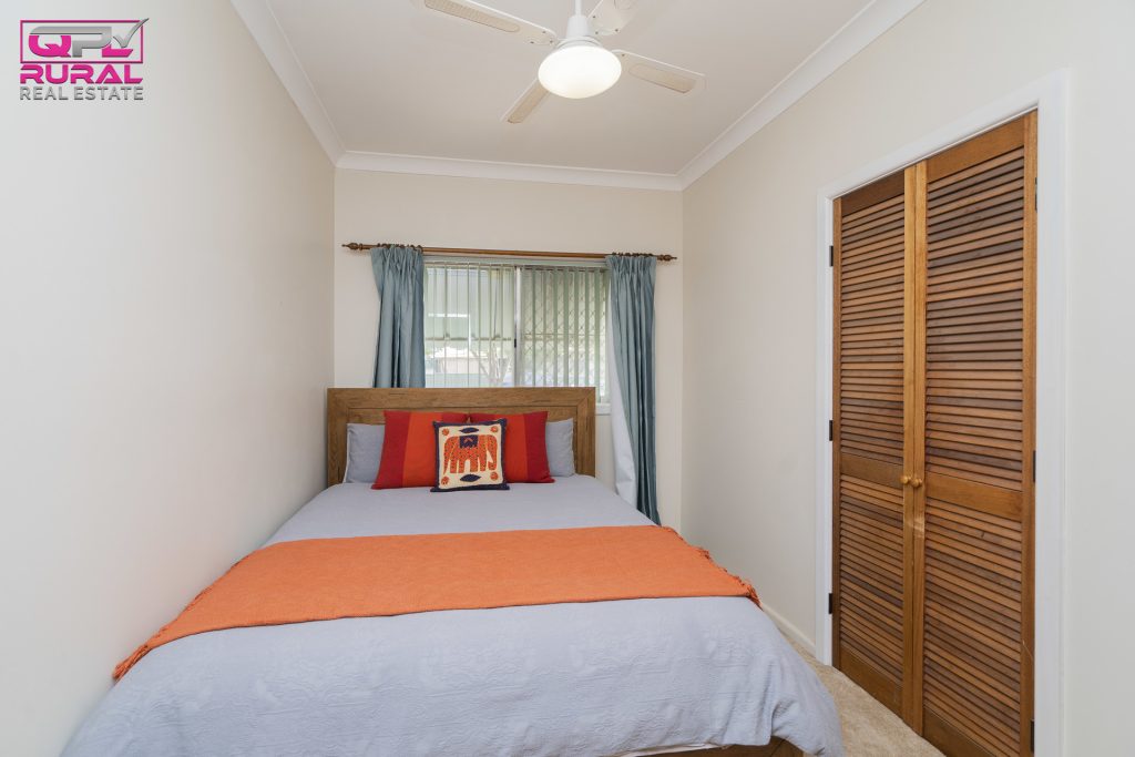 18 Grosvenor Street, Narrandera NSW 2700 - photo 7