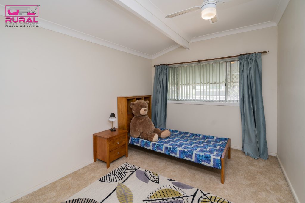 18 Grosvenor Street, Narrandera NSW 2700 - photo 8