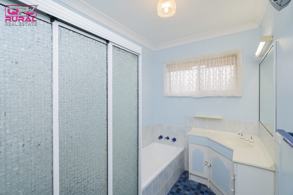 18 Grosvenor Street, Narrandera NSW 2700 - photo 9