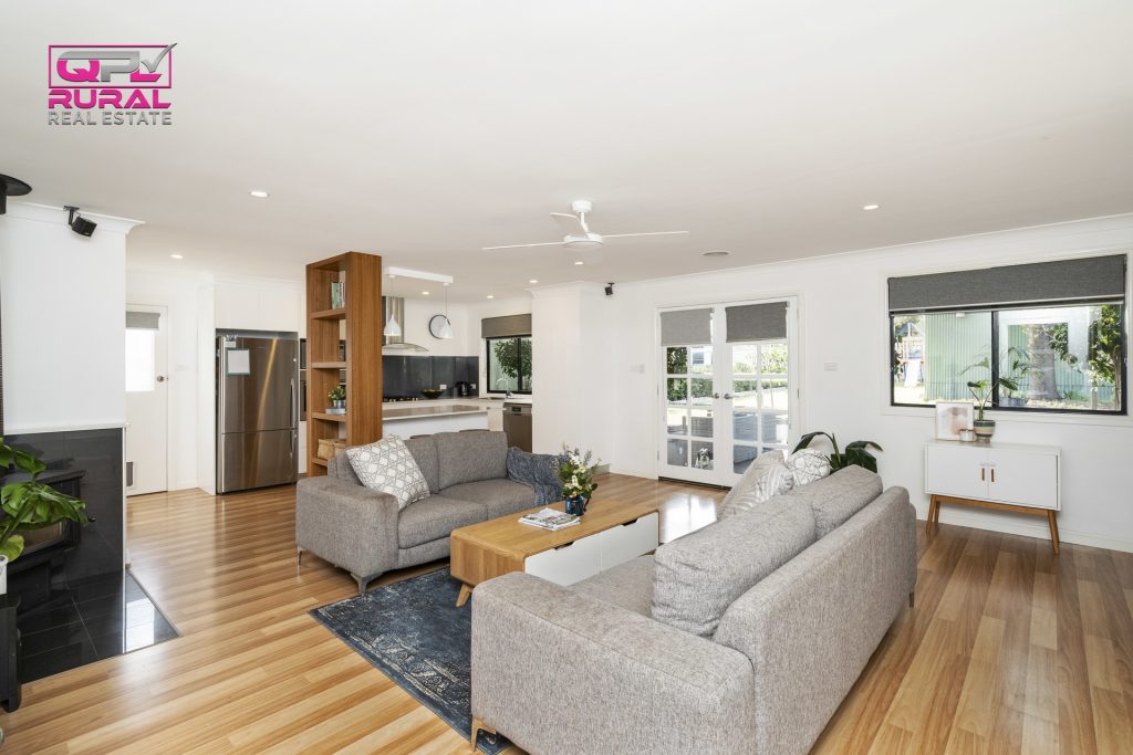 147 Kitchener Road, Temora NSW 2666 - photo 2