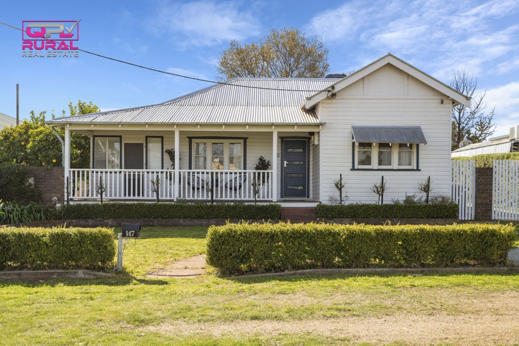 147 Kitchener Road, Temora NSW 2666 - McGrath Riverina
