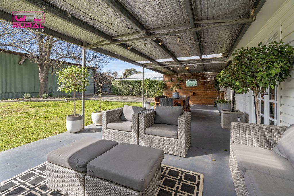 147 Kitchener Road, Temora NSW 2666 - photo 17