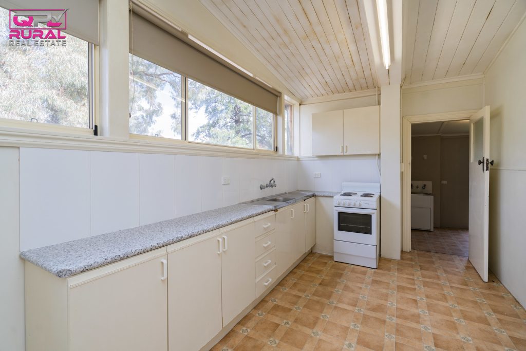 44 & 46B Charles Street, Narrandera NSW 2700 - photo 3