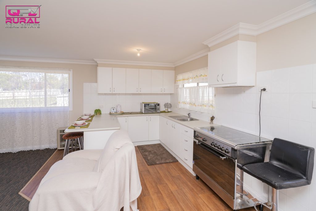 23 Roslyn Street, Narrandera NSW 2700 - photo 3