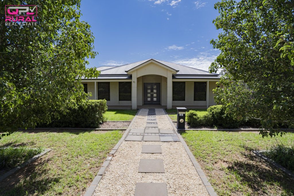 43 Grevillia Street, Leeton NSW 2705 - photo 3