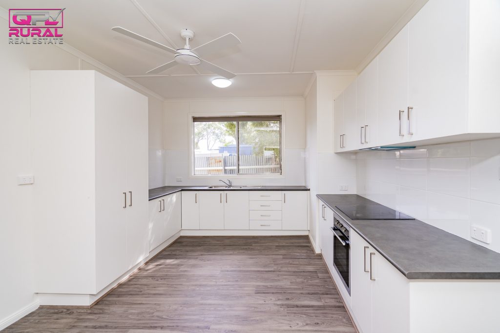 12 Adams Street, Narrandera NSW 2700 - photo 3