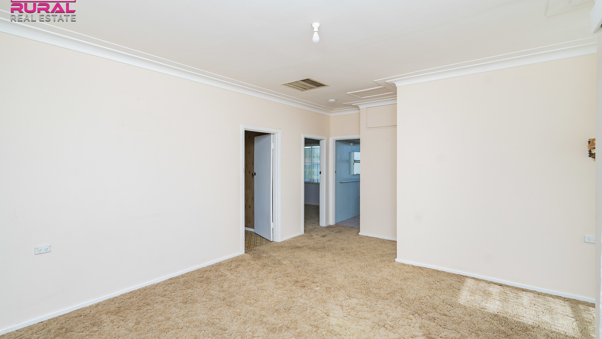 10 Crescent Street, Narrandera NSW 2700 - photo 15